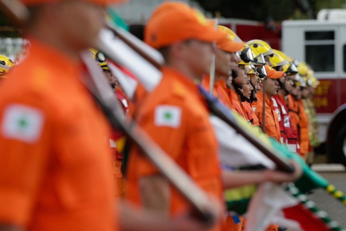 CBMDF abre cadastro reserva para bombeiros veteranos atuarem em escolas