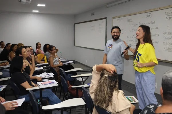 Em aulão de concurso, Paula Belmonte defende ampliação de servidores no GDF