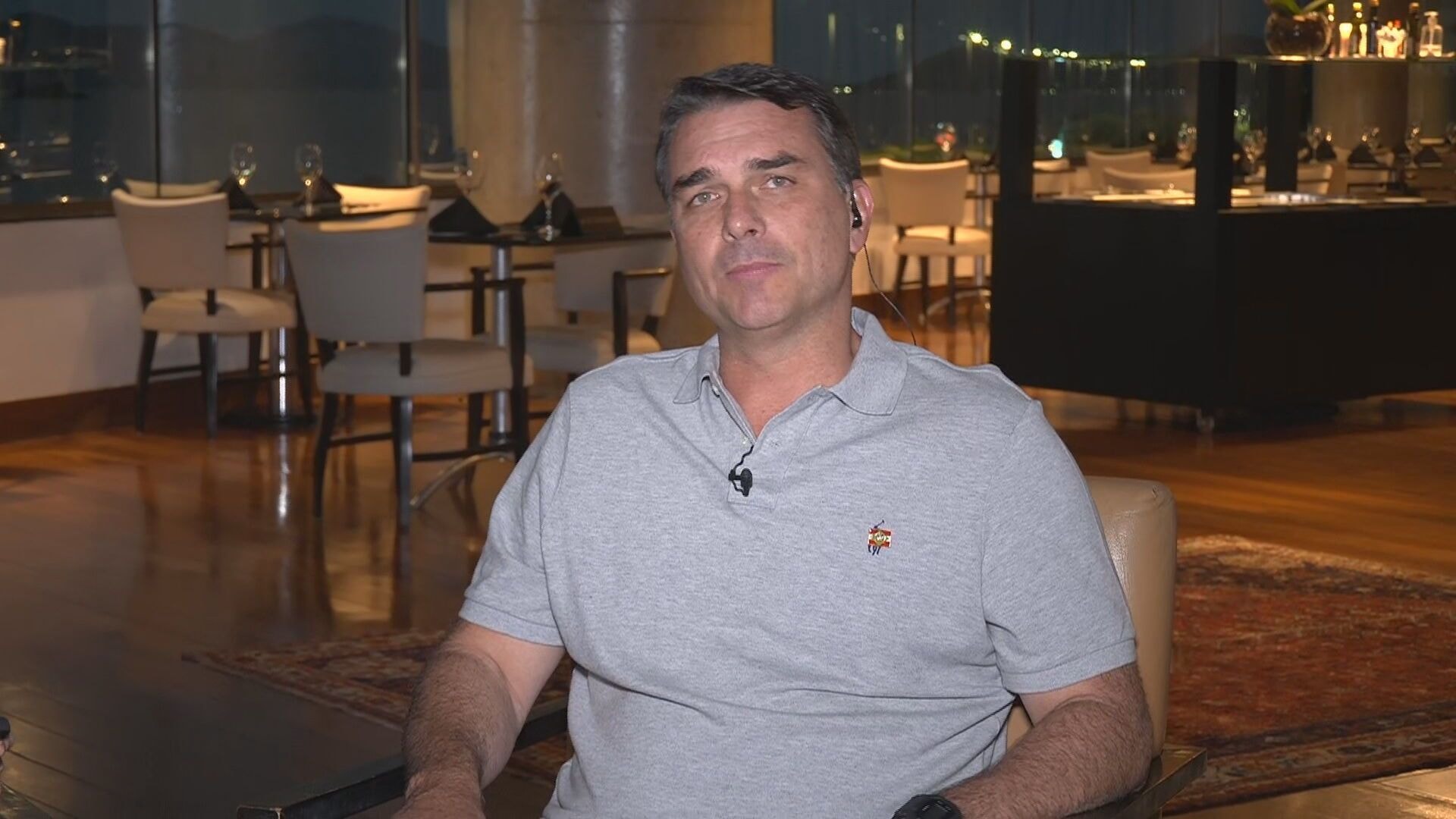 Tarcísio diz que Flávio deve “continuar dando esclarecimentos” sobre Master