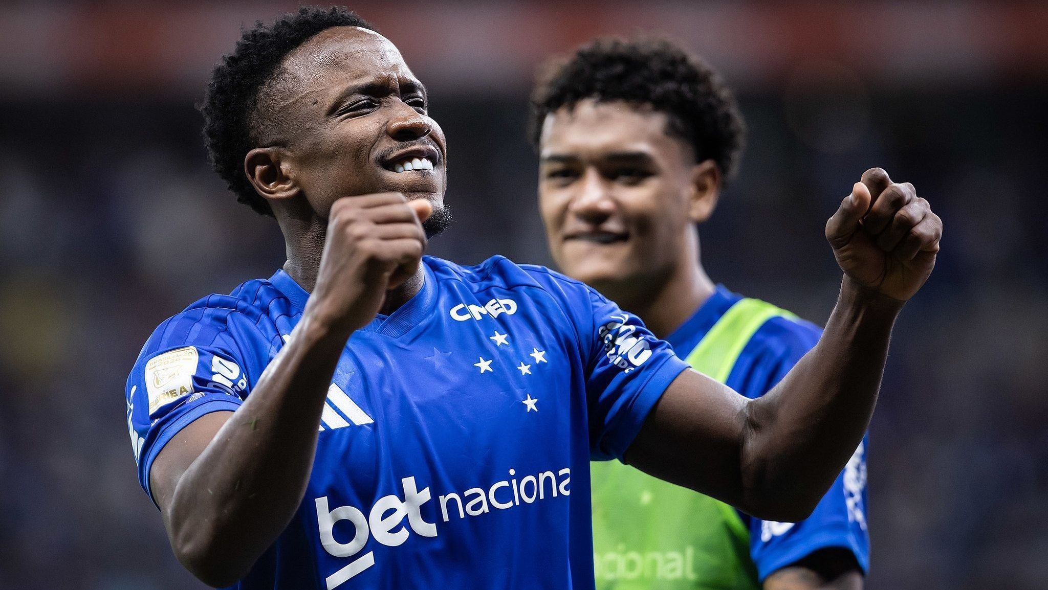 Brasileirão: Memphis volta e Corinthians bate Atlético-MG com golaço no fim