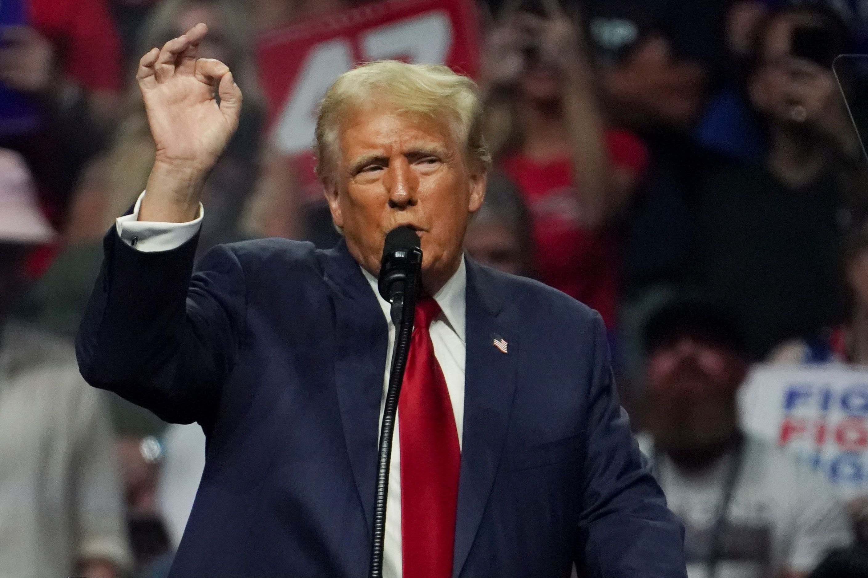 Trump critica ala à esquerda do Partido Democrata após vitória no Michigan