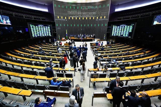 MJ assina acordo com Google para limitar anúncios de serviços financeiros