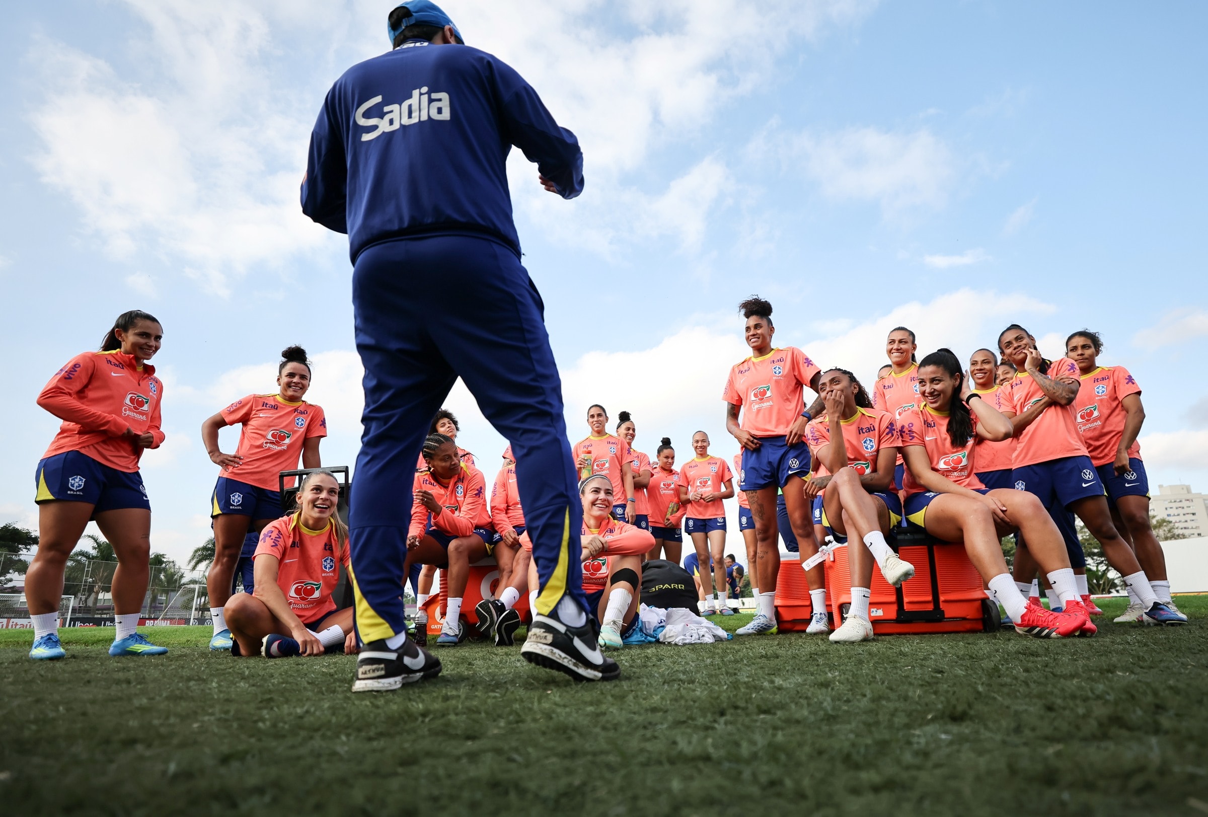 Seleção feminina se prepara para amistosos com os Estados Unidos; veja