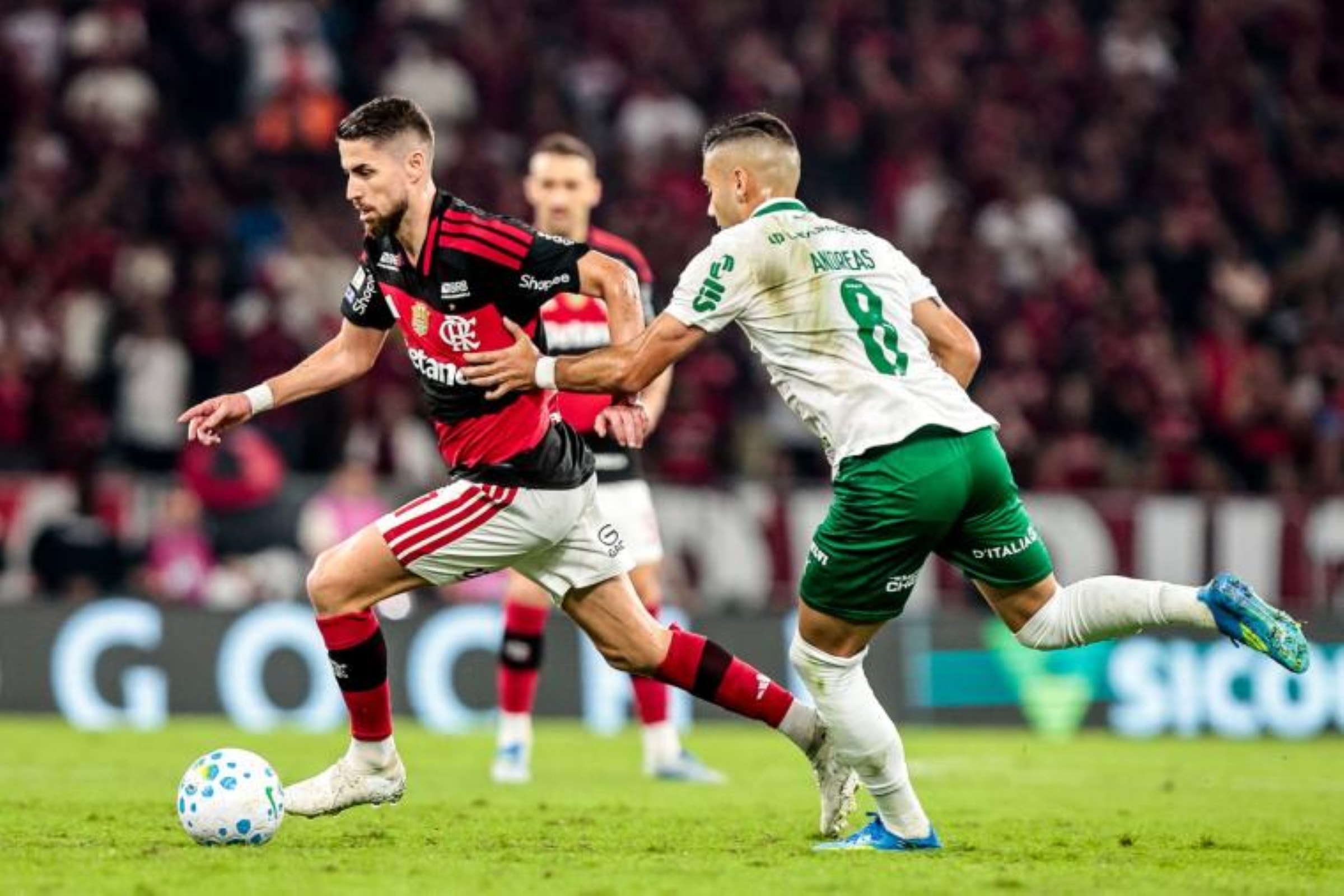 Flamengo: Jorginho se manifesta após confirmação de fratura no pé