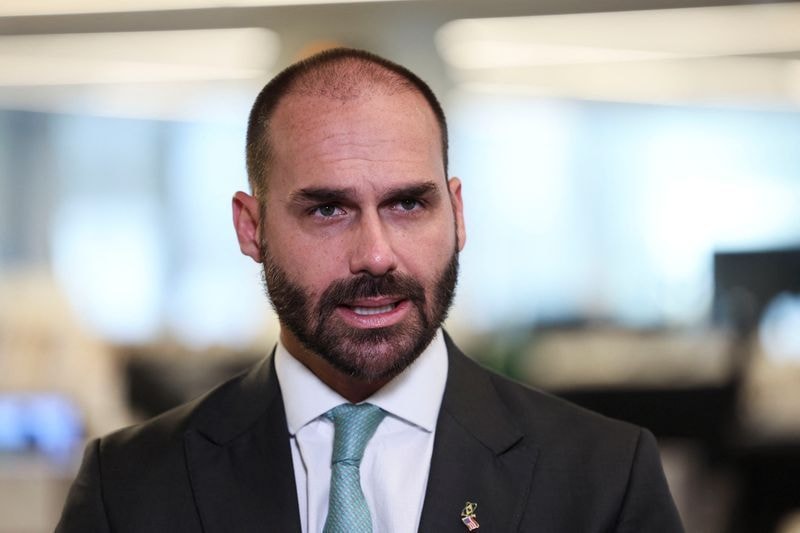 Flávio Bolsonaro relaciona crise com Vorcaro a fala contra facções