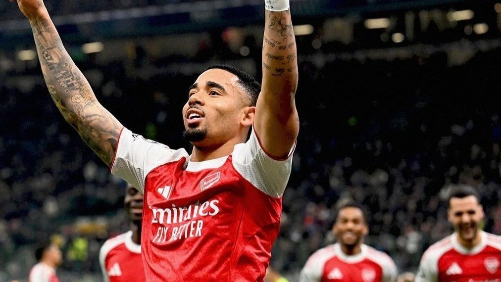 Gabriel Jesus treina no Palmeiras durante férias na Europa