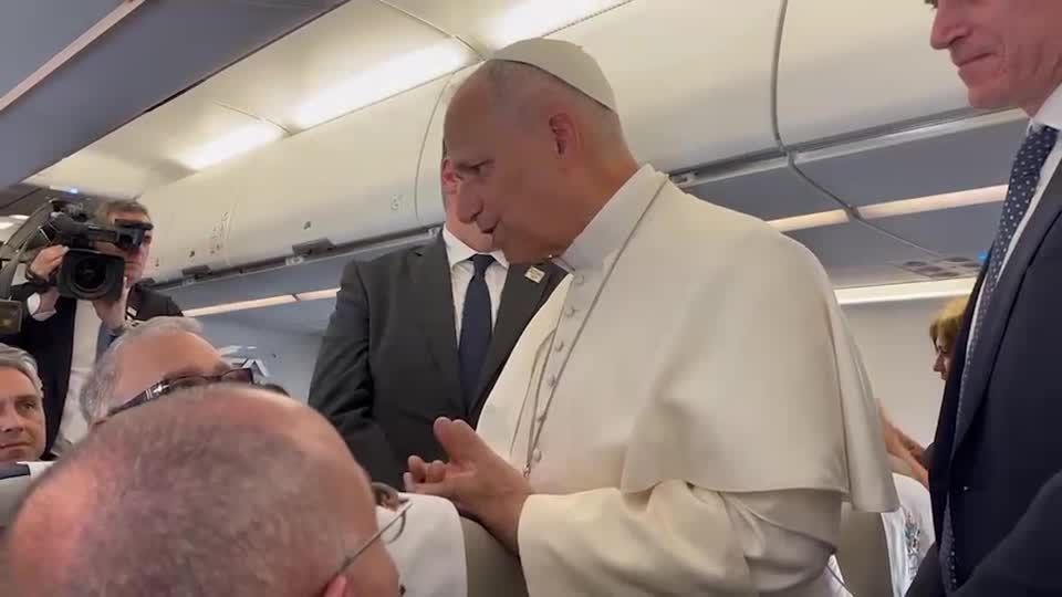 Papa Leão XIV estimula líderes contra polarização por popularidade