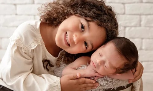 Lore Improta compara Liz e Levi em novas fotos do bebê: 'Apaixonada'