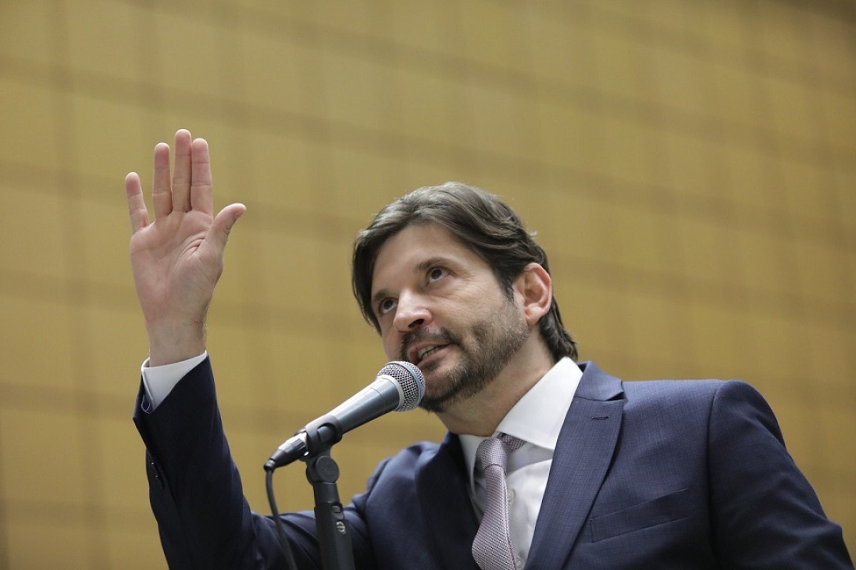 "Tem que votar em nós", diz presidente da Alesp em evento de Derrite. Veja vídeo