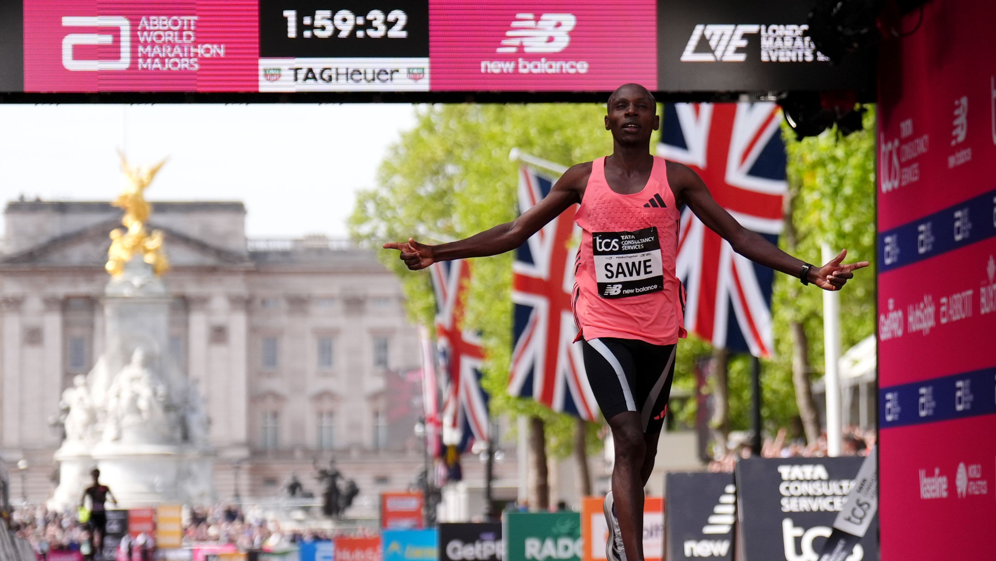 Brasileiro vê a quebra do recorde da maratona diretamente do Quênia; vídeo
