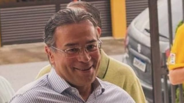 Vereadora faz gesto de cunho sexual durante sessão no interior do CE; veja