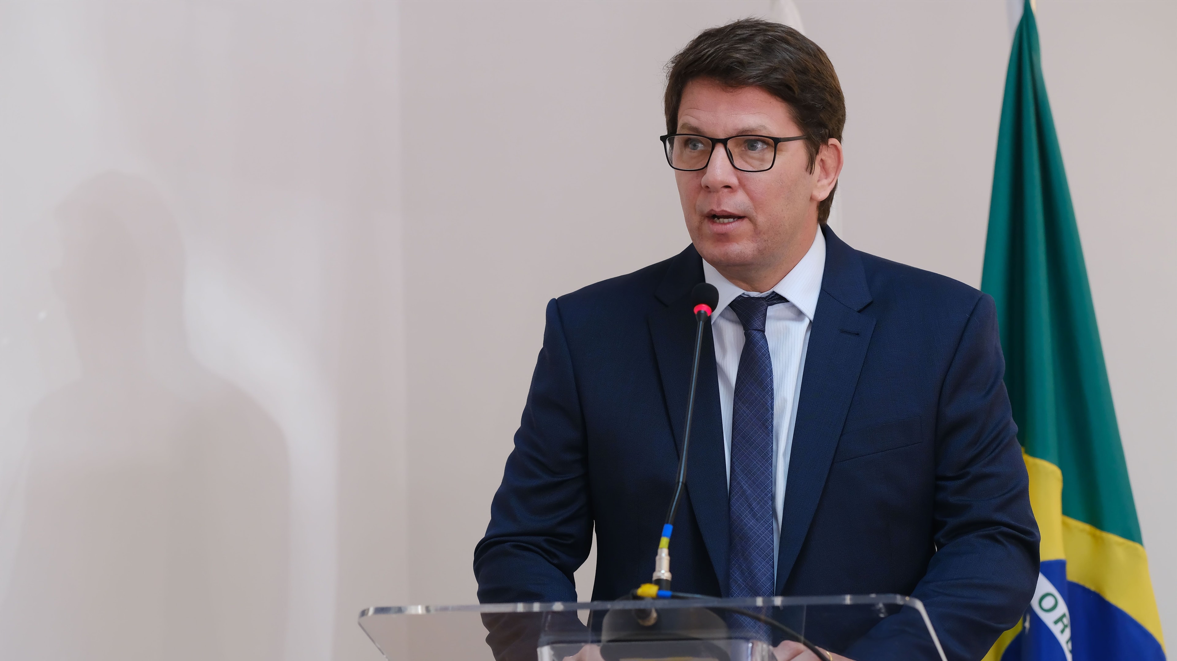 Mário Frias deve retornar ao Brasil no domingo (24)