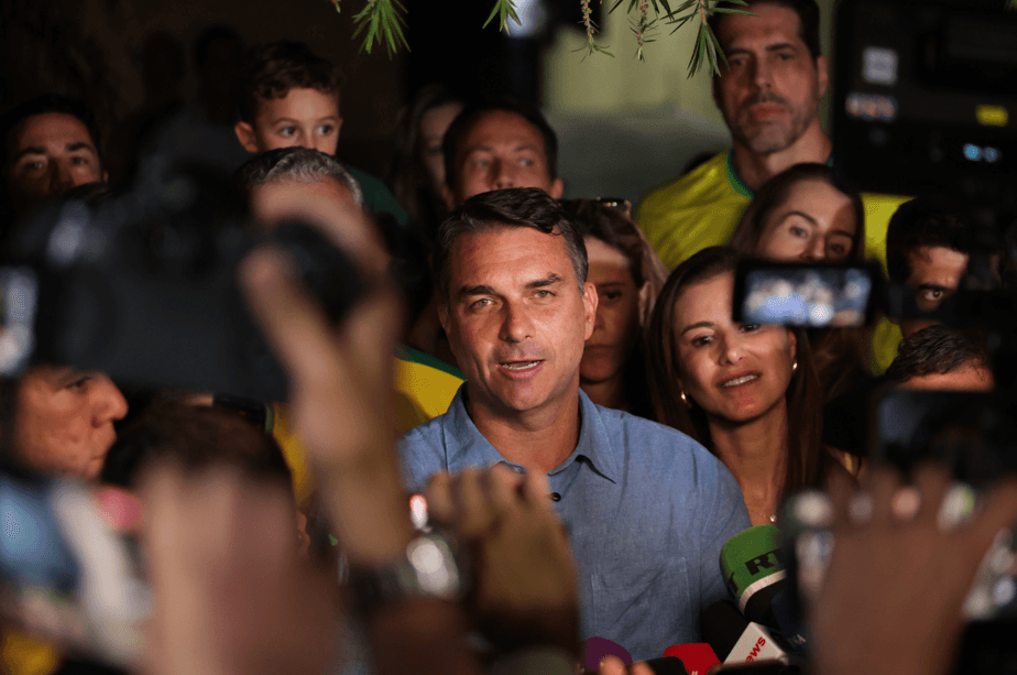 Continuidade de euforia no mercado depende de plano ainda incerto de Flávio Bolsonaro