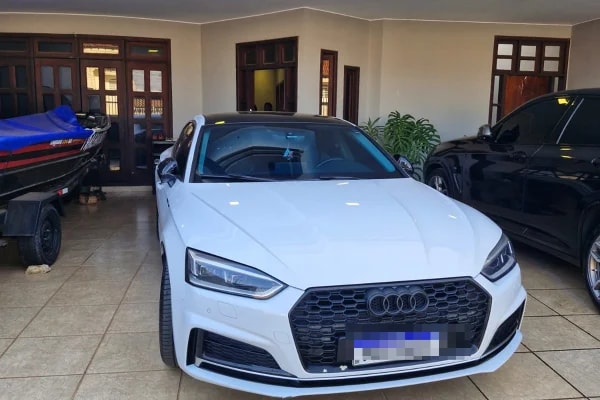 Picaretas que davam golpe do consórcio em famílias curtiam com BMWs e Audi