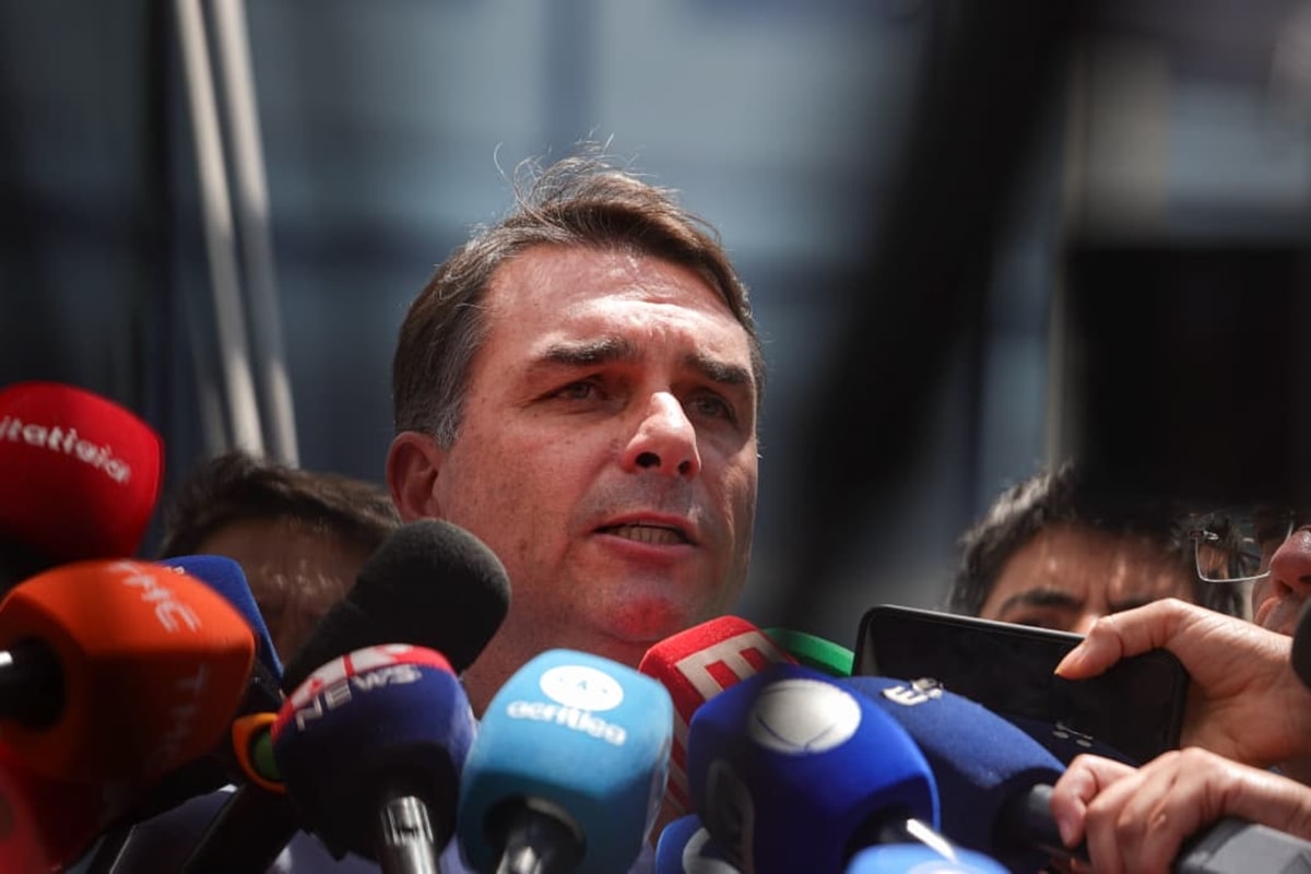 Flávio Bolsonaro diz que rejeição de Messias é resposta a Lula