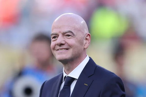 Salário de Infantino na Fifa seria 6x maior com aprovação de plano