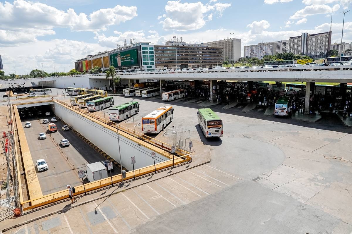 Linhas de ônibus terão reforço no domingo sem circulação do Metrô no DF