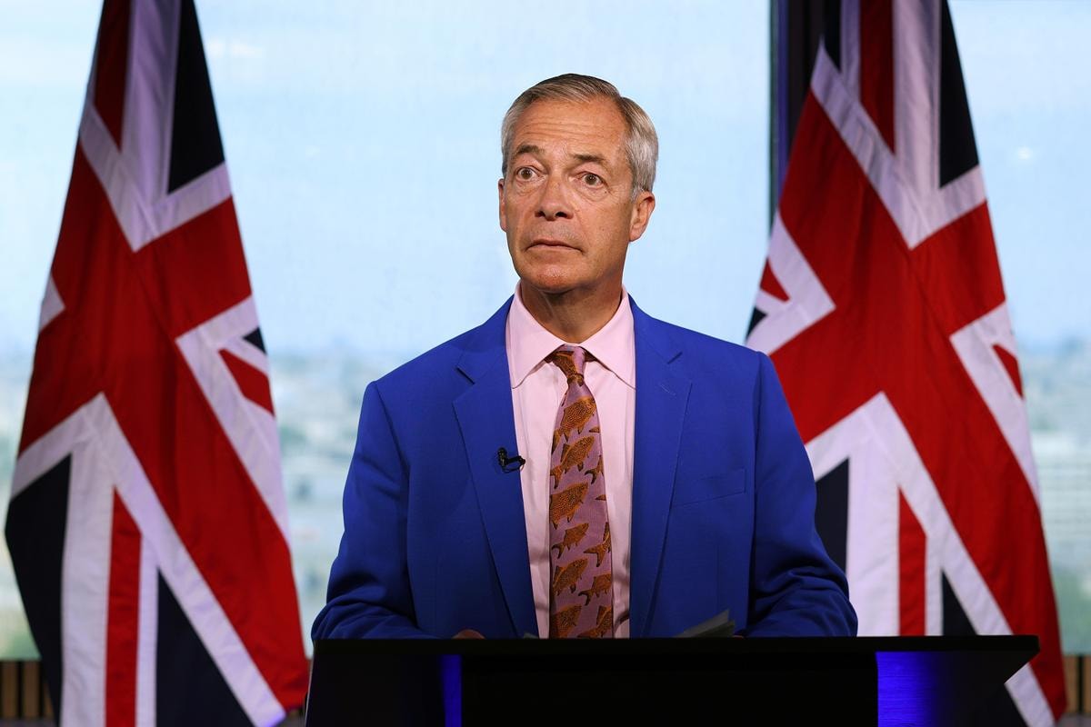 "Pai do Brexit" recupera cadeira no parlamento do Reino Unido