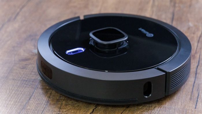 Robô que passa pano e se limpa sozinho atinge preço irresistível de R$ 1.099