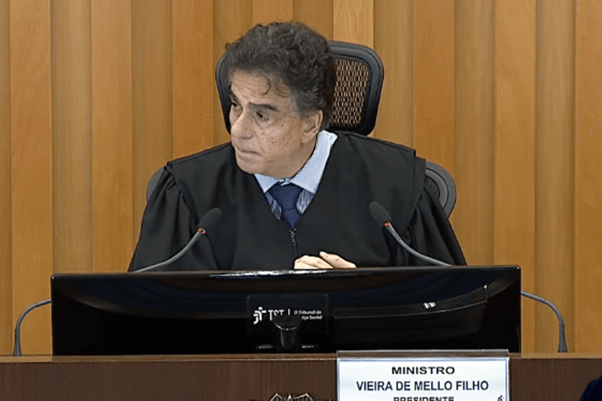 Presidente do TST fala em criação de "lista suja" por assédio eleitoral