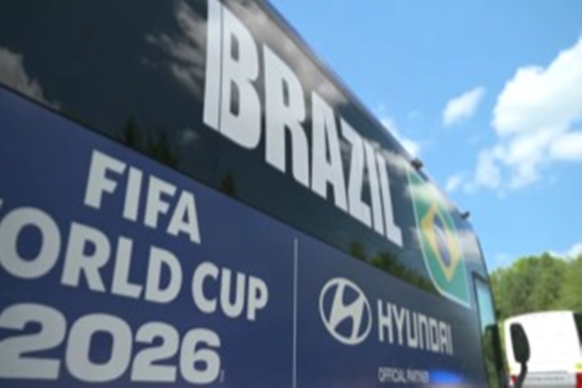 Ônibus do Brasil deixa hotel em Nova Jersey rumo ao estádio da estreia