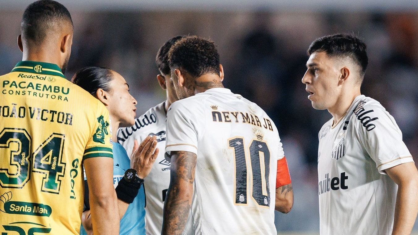 CT do Santos é pichado após derrota para o Palmeiras na Copa do Brasil