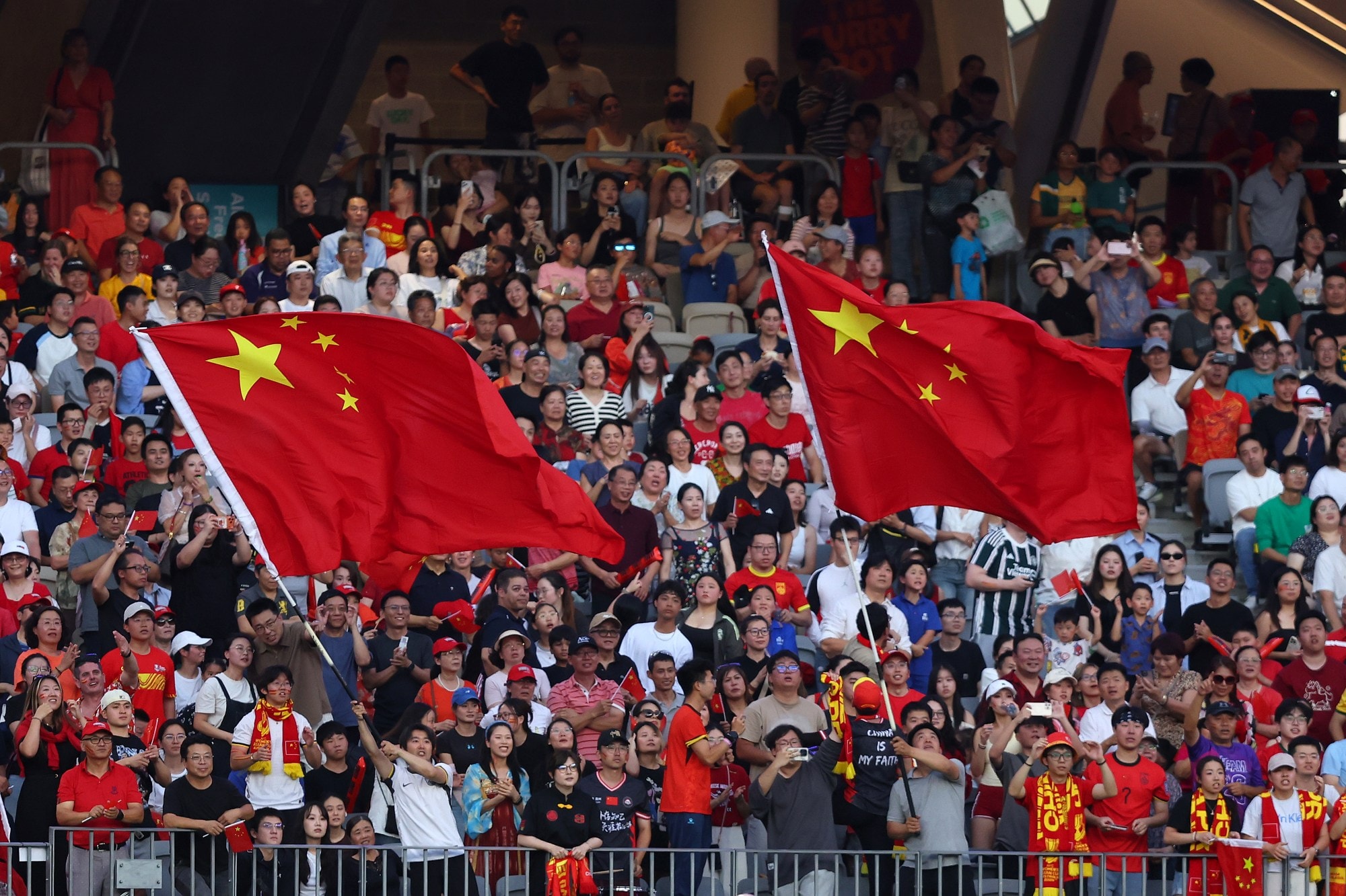 Federação Chinesa de Futebol bane 17 pessoas por manipulação e apostas