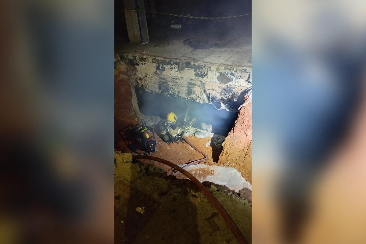 Incêndio em galpão de móveis é combatido há 3 dias pelos bombeiros em BH