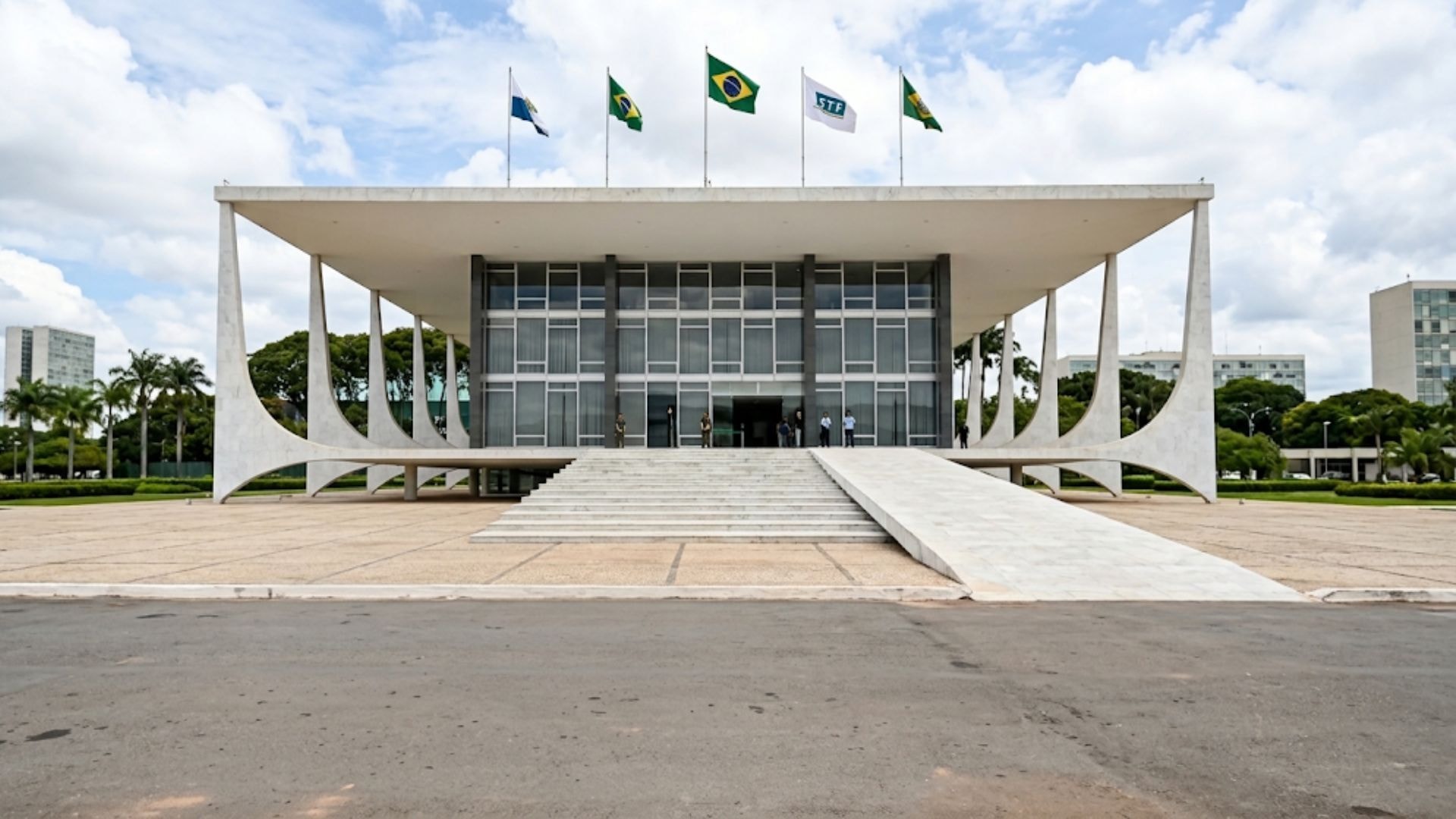Crise no STF: Time de Lula acende alerta e quer solução rápida