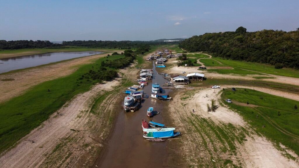 Adaptação climática é por conta própria no Amazonas