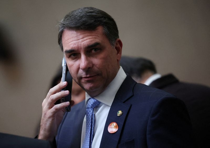 Renan Santos mira fase de debates em busca de votos anti-Lula e anti-Flávio