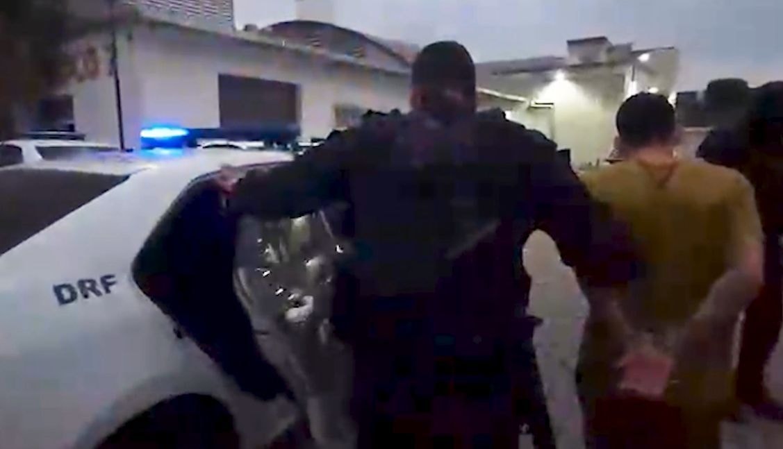 Policiais são presos por esquema de loteamentos ilegais em parque no Rio