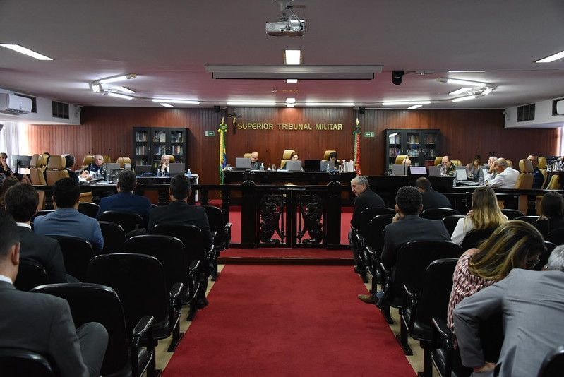 Delator da trama golpista, Mauro Cid recebe convite para dar aula na Europa