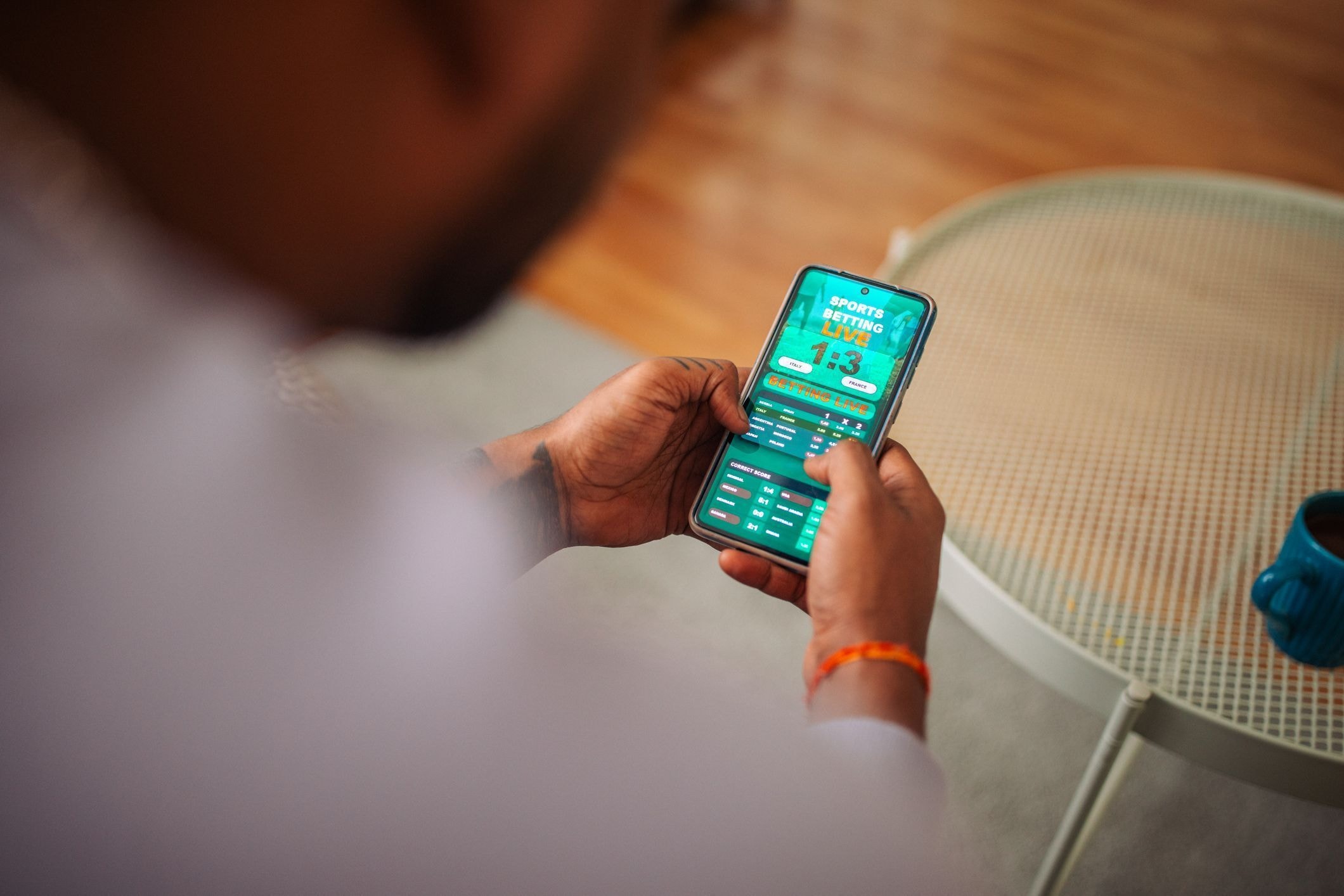 Saída dos Emirados Árabes da Opep pode afetar o seu bolso?