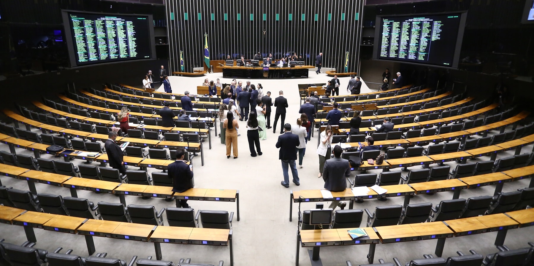 Governo Lula retira urgência de projeto sobre fim da escala 6x1