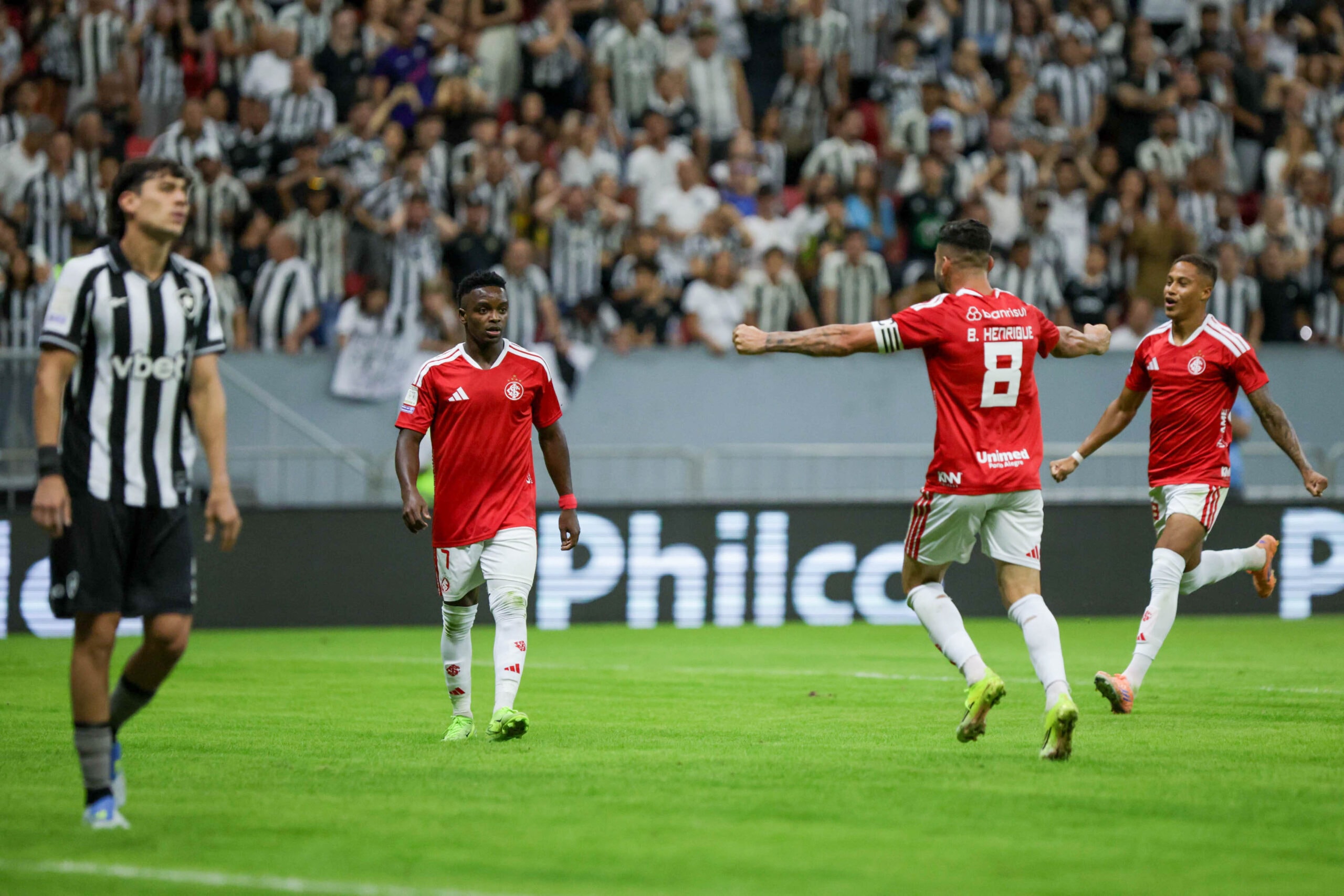 "Podíamos levar algo mais", diz Pezzolano após empate do Internacional