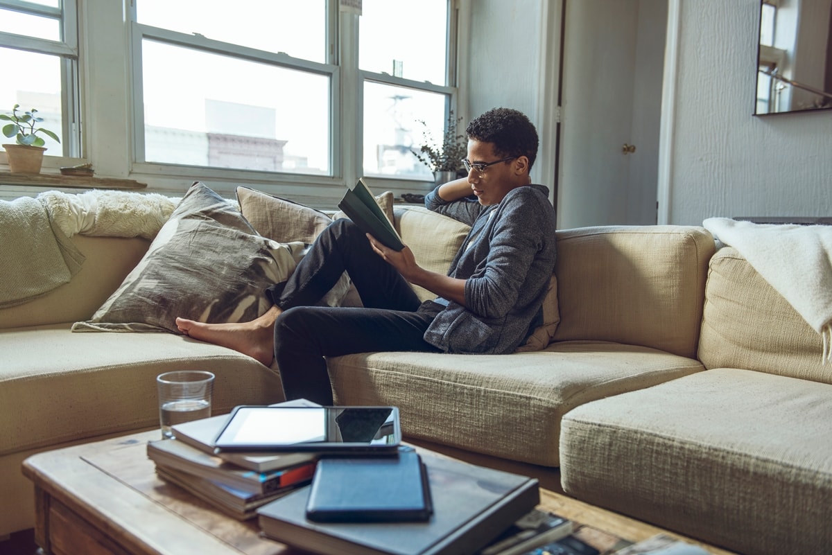 Livro físico ou digital? Objetivo define como cérebro reage ao formato