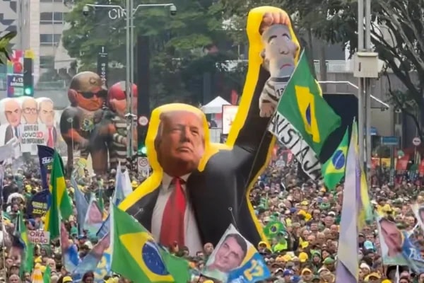 Lula critica bandeiras dos EUA em atos políticos: “Traidores da pátria”
