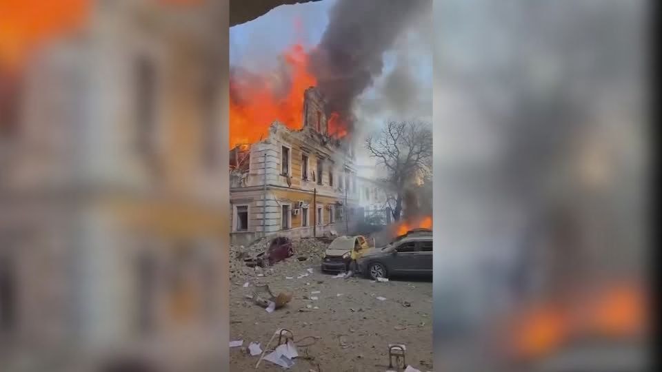 Rússia ataca usinas de energia, mata quatro e deixa Kiev sob fumaça