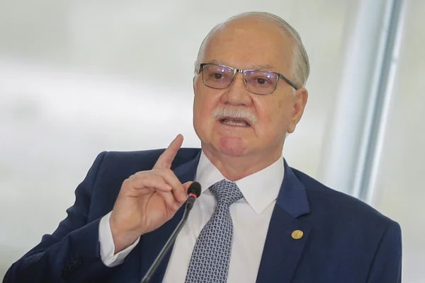 Cresce aposta de que Fachin não levará crise para o plenário físico do STF