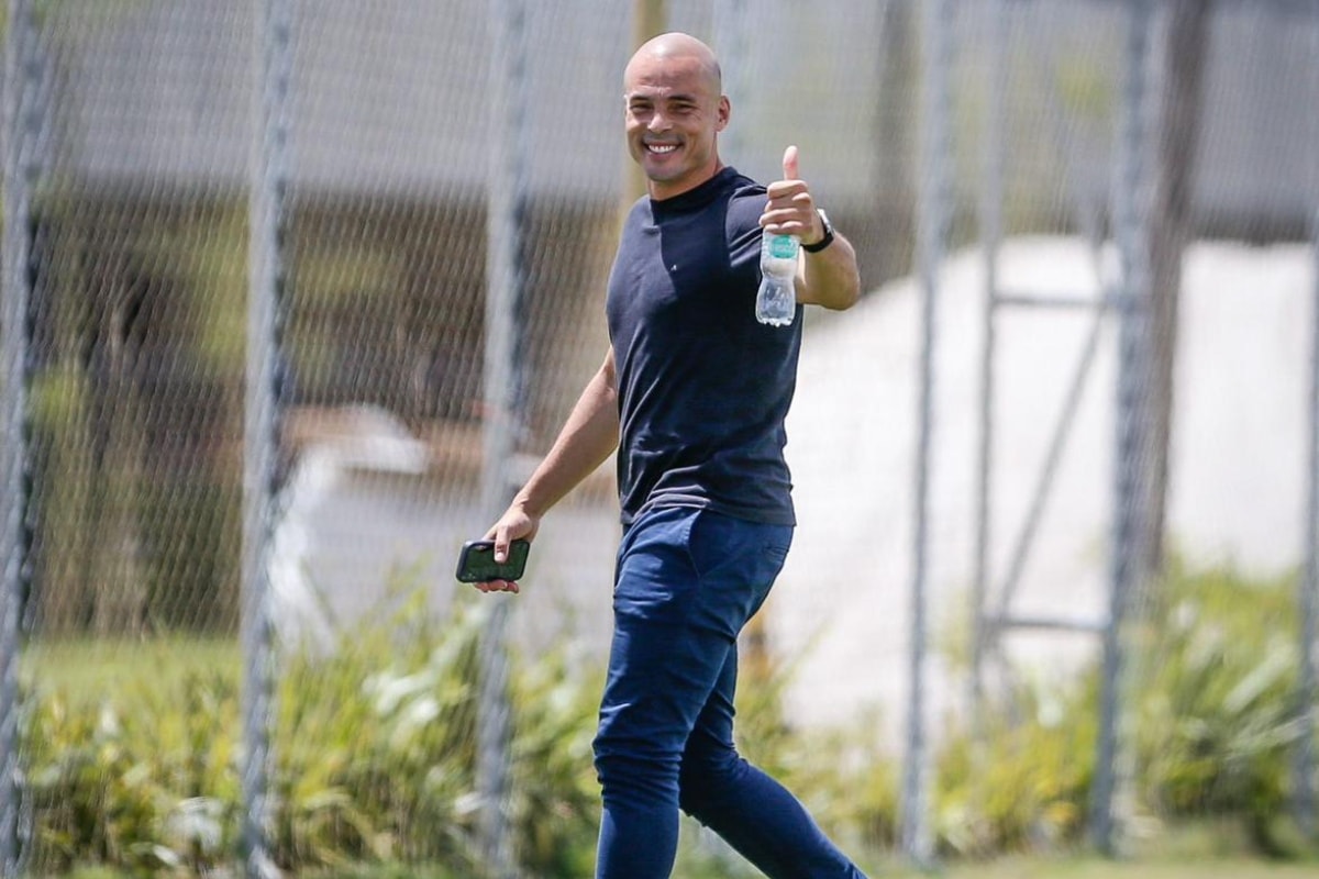 "O grupo está preparado para sair dessa", diz Júlio César sobre Corinthians