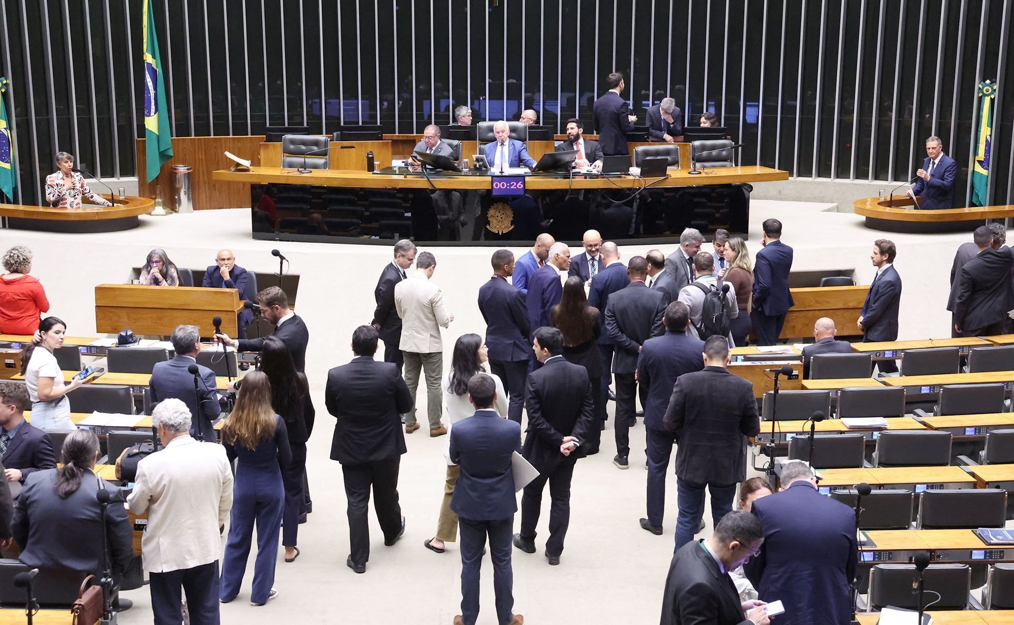Decreto sobre regulação de redes sociais vira novo embate entre poderes