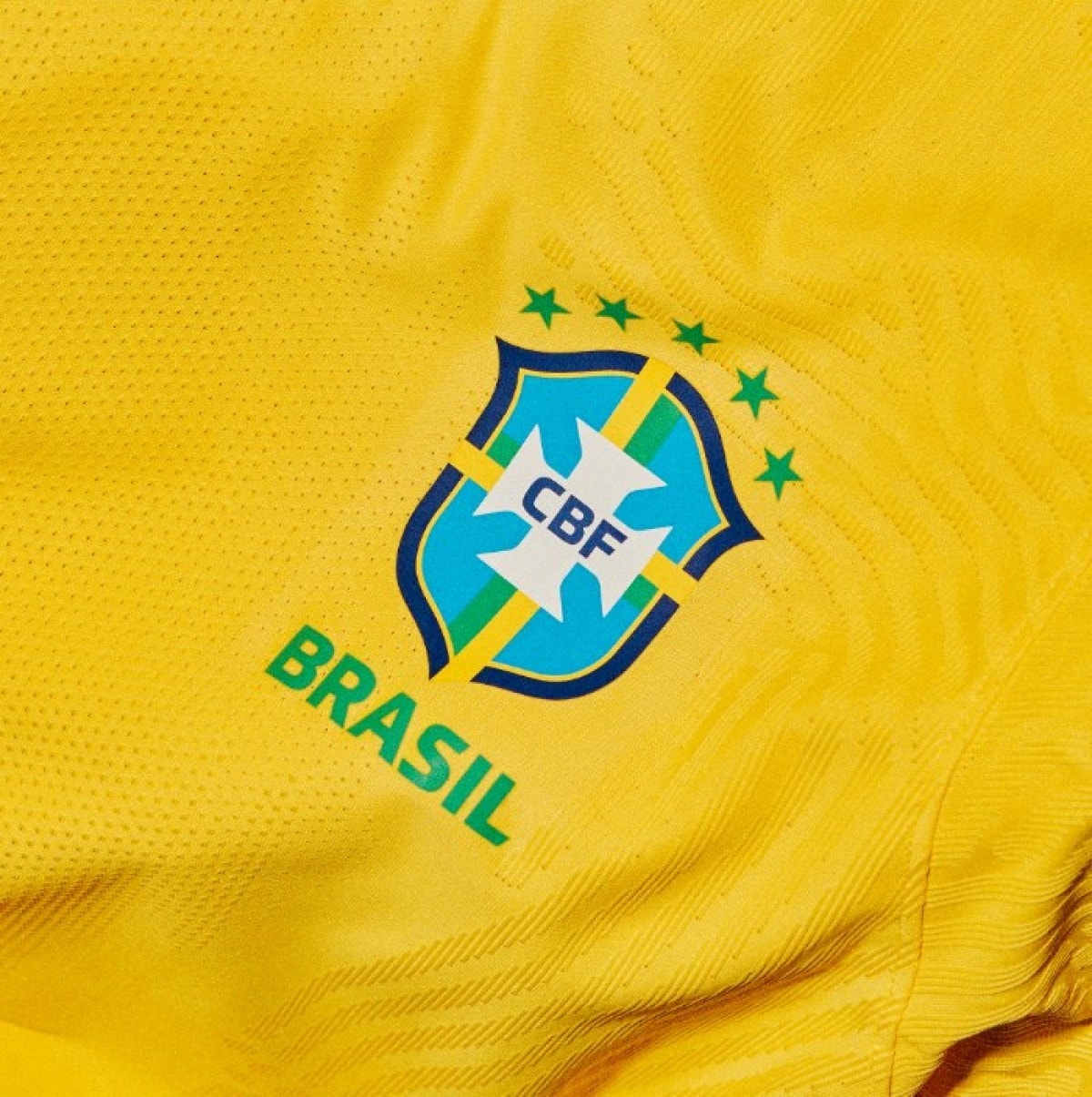 MG: mercado é proibido de trocar uniformes vermelhos por camisas da Seleção