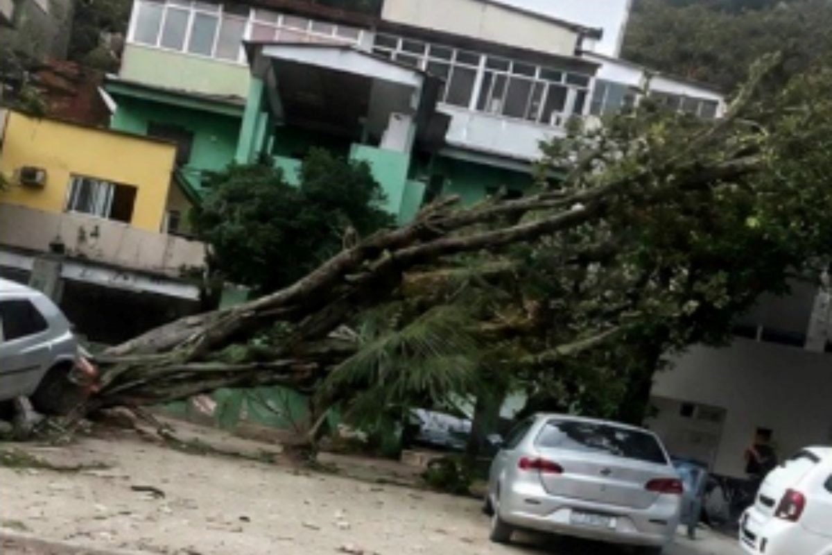 Após vendaval, Rio recebe alerta para ventos de até 76 km/h