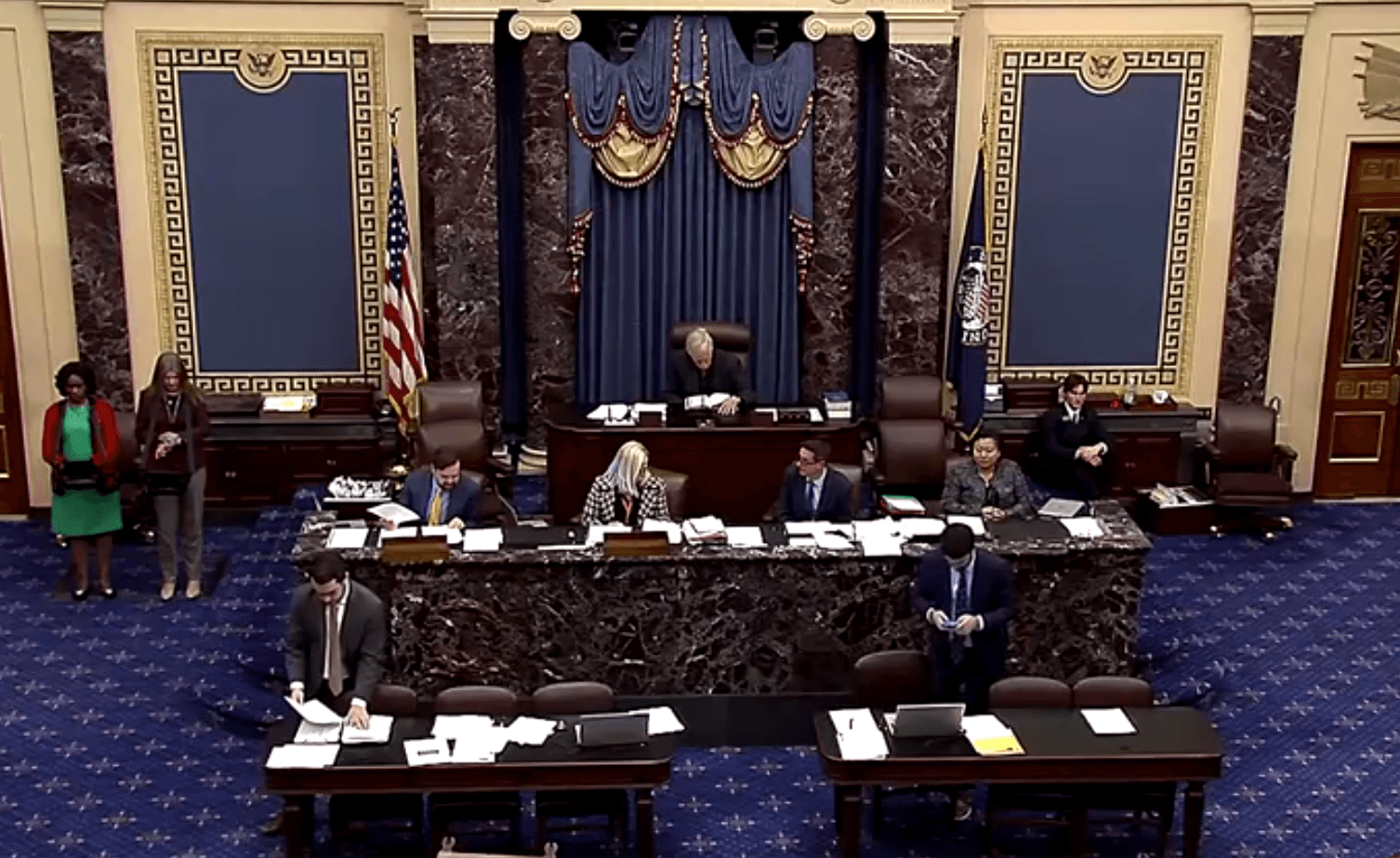 Trump envia ao Congresso notificação de que conflito com Irã foi retomado