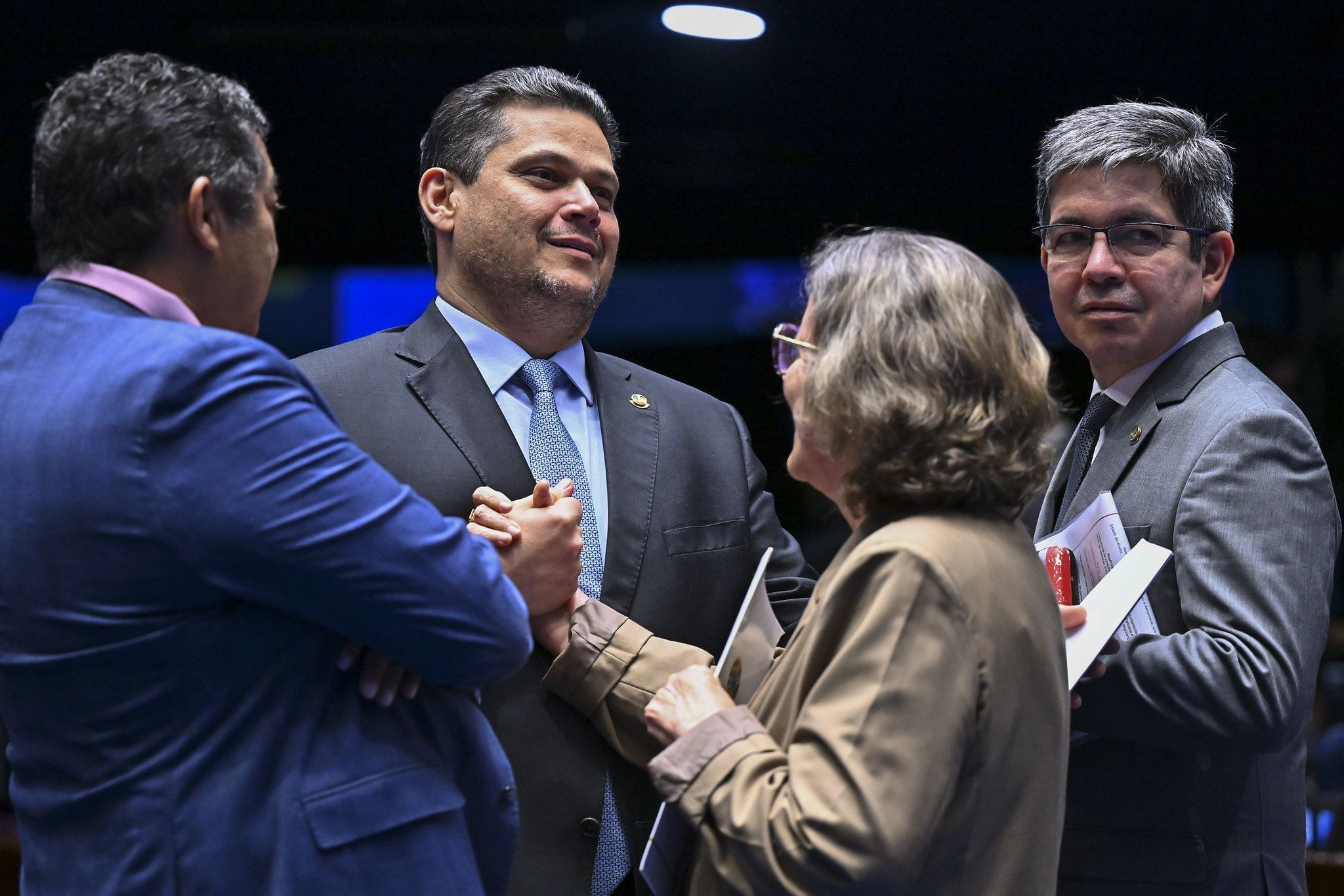 Alcolumbre se reúne hoje com centrais sindicais e autores da PEC da 6×1