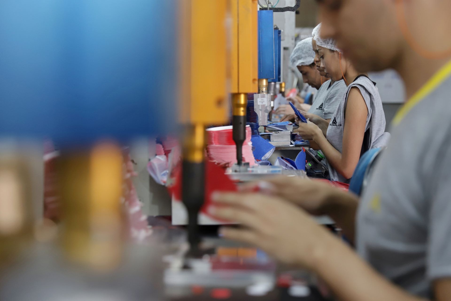 Indústria ajuda IBC-Br de agosto, mas não alivia recuo no PIB do terceiro trimestre