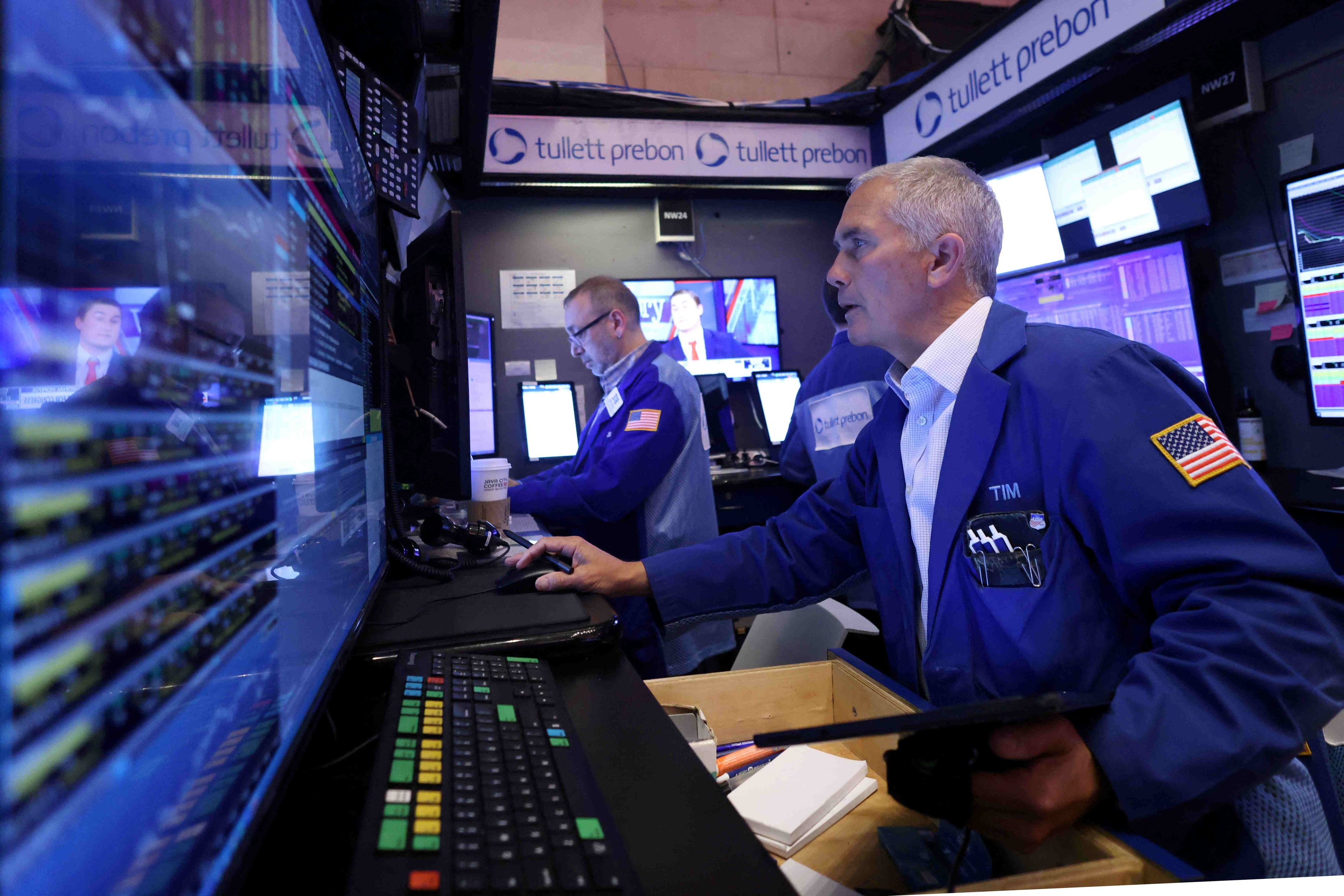 Dow Jones Futuro cai enquanto petróleo dispara 5% após ataques dos EUA ao Irã