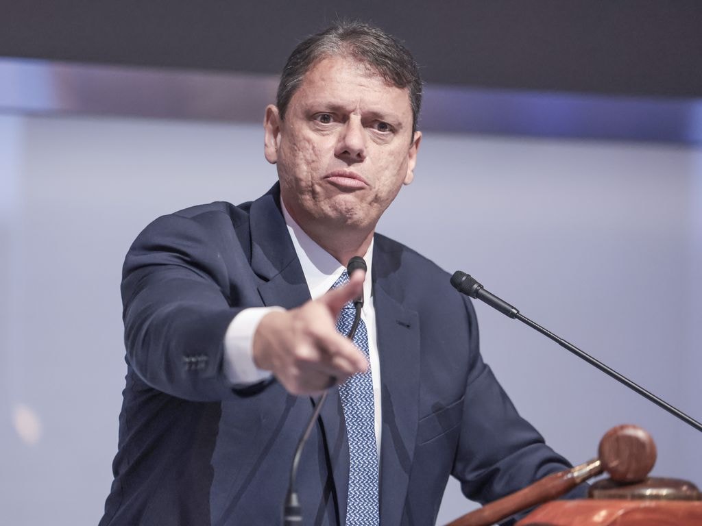 Tarcísio critica contas de Lula e minimiza déficit orçamentário de SP