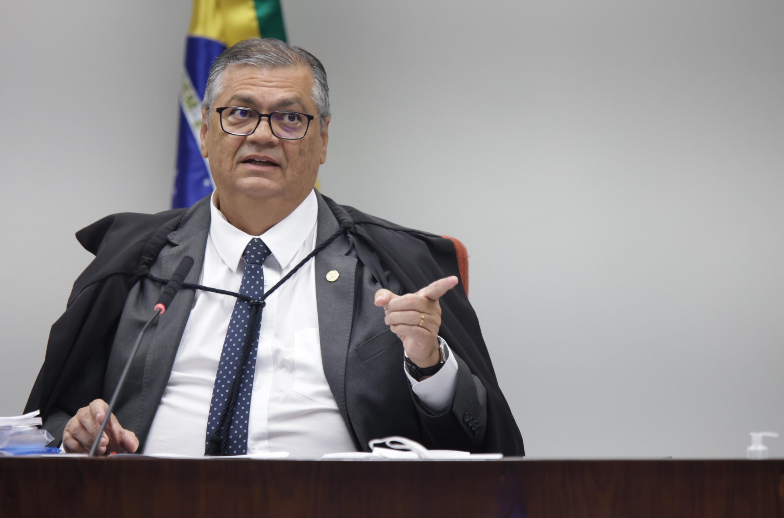 Dino manifesta apoio a colegas do STF após CPI pedir indiciamentos